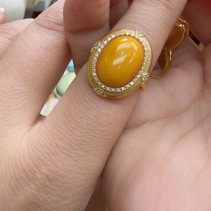 琥珀未镶嵌珠宝奇石