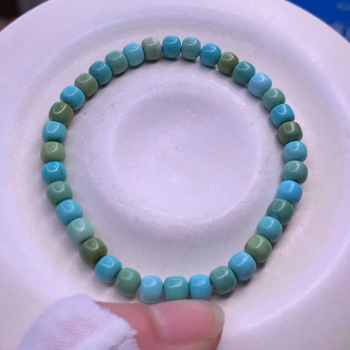 绿松石配饰未镶嵌周****)