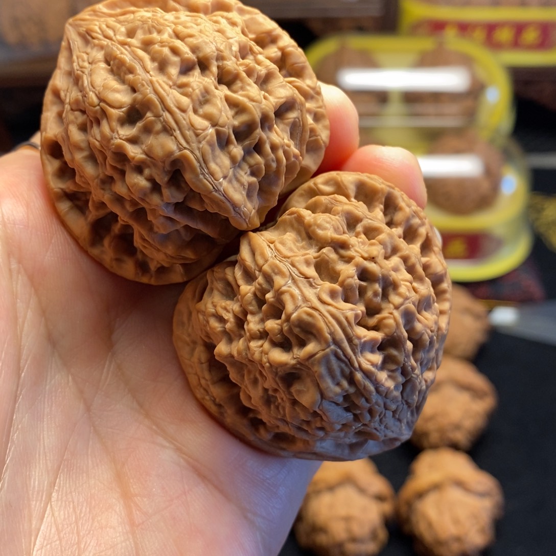 桃核把件虎头王44