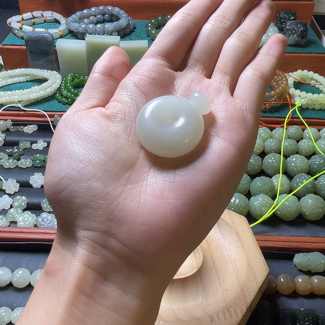 和田玉（糖玉）未镶嵌珠宝半成品