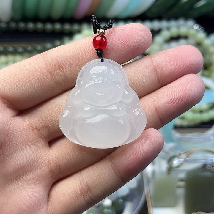颈饰未镶嵌石英质玉