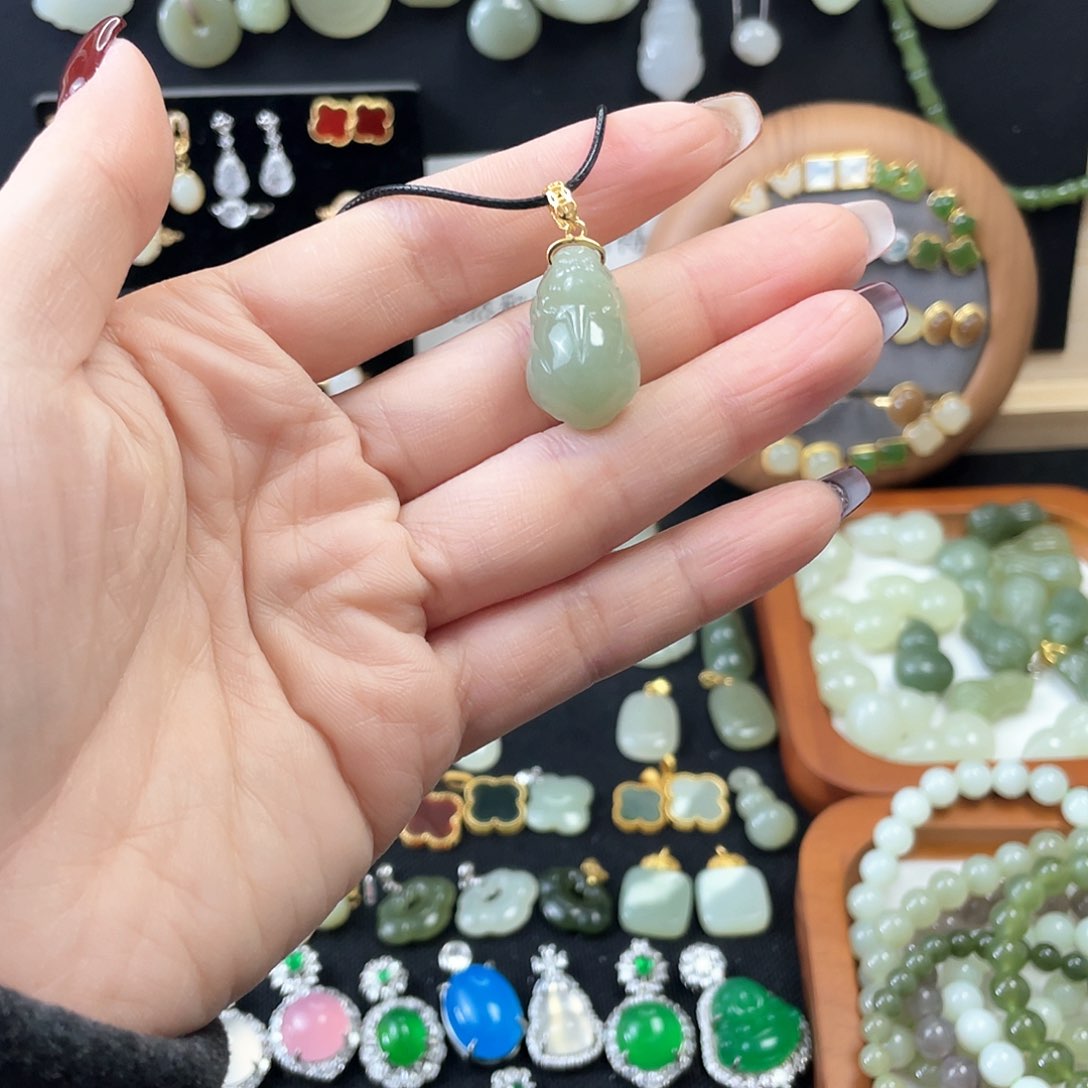 和田玉颈饰银S925镀金镶嵌