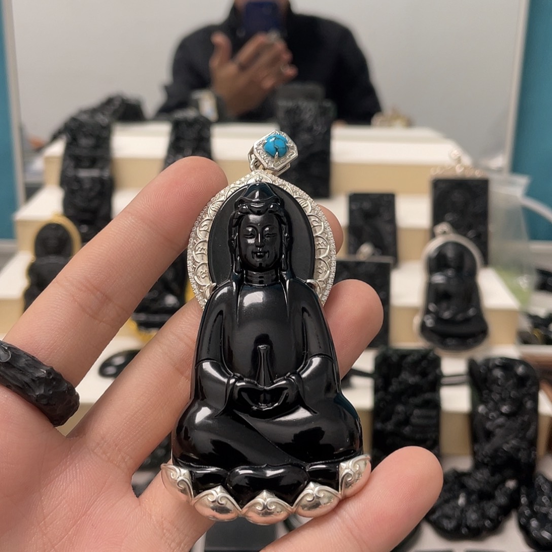 珍****蛇纹石玉银S925镶嵌吊坠