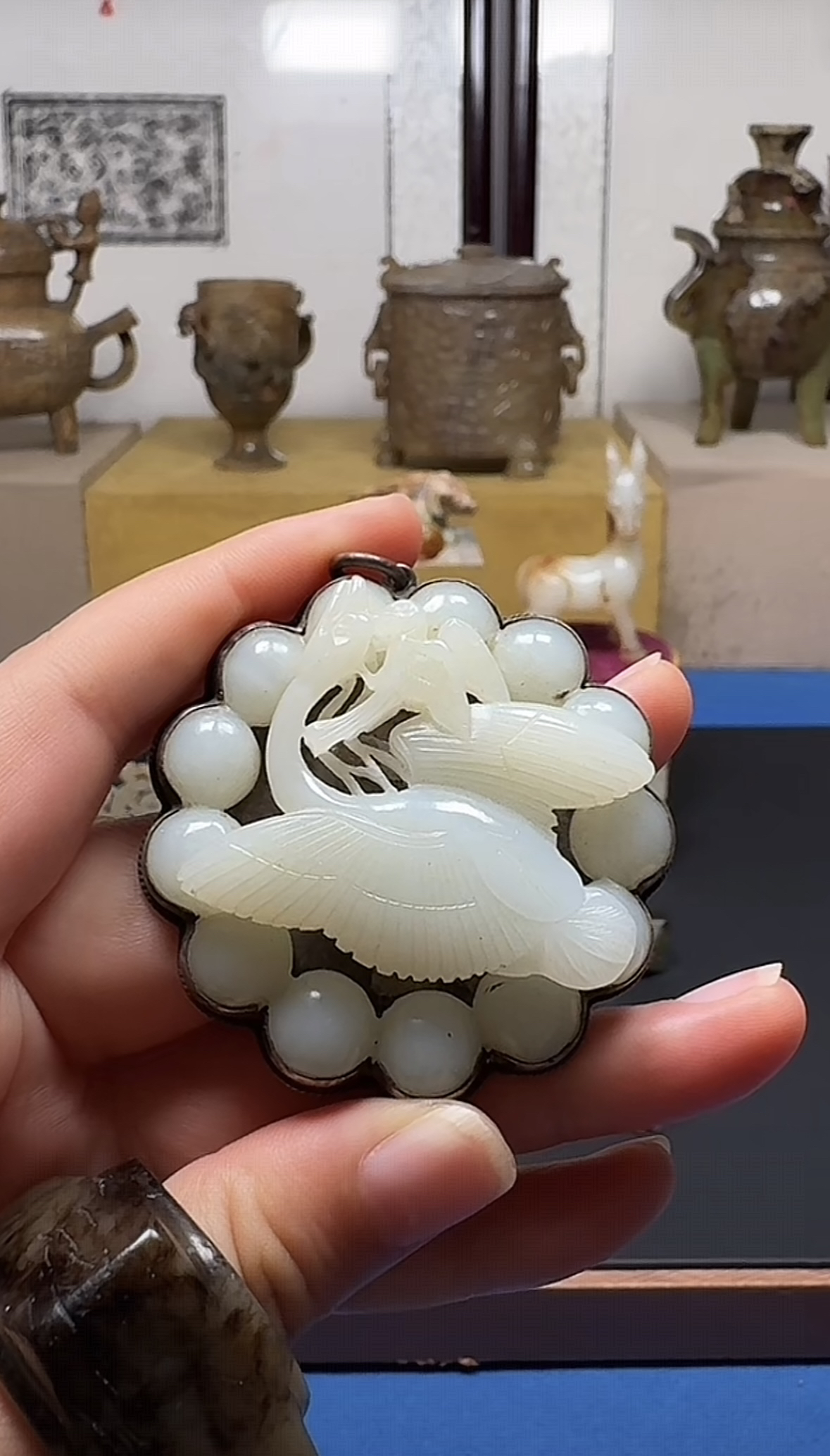 南雨玉舍 海东青啄燕玉坠