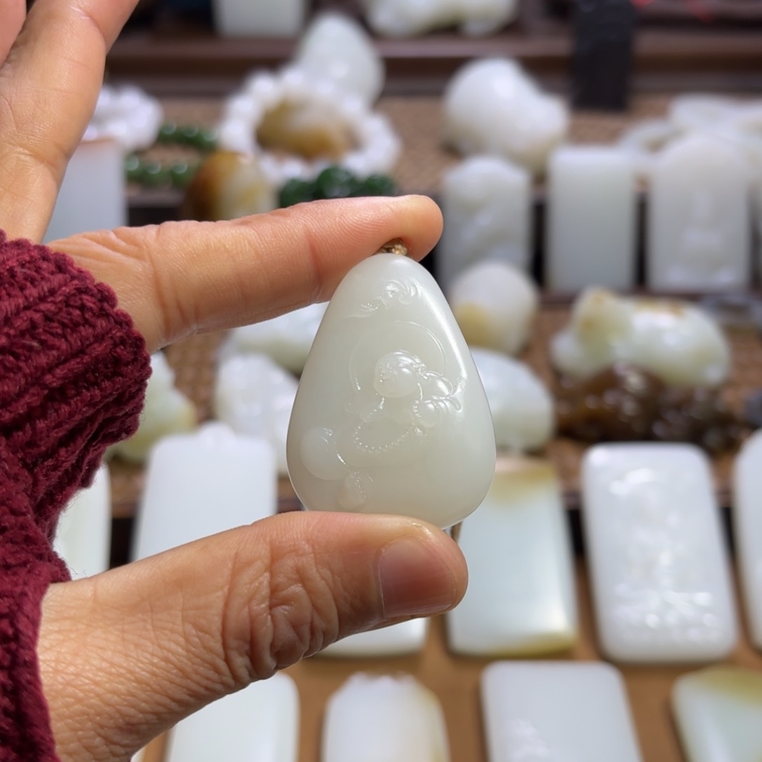 和田玉颈饰未镶嵌