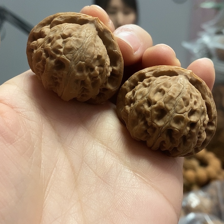 把件文玩核桃38红皮桃心宫灯修