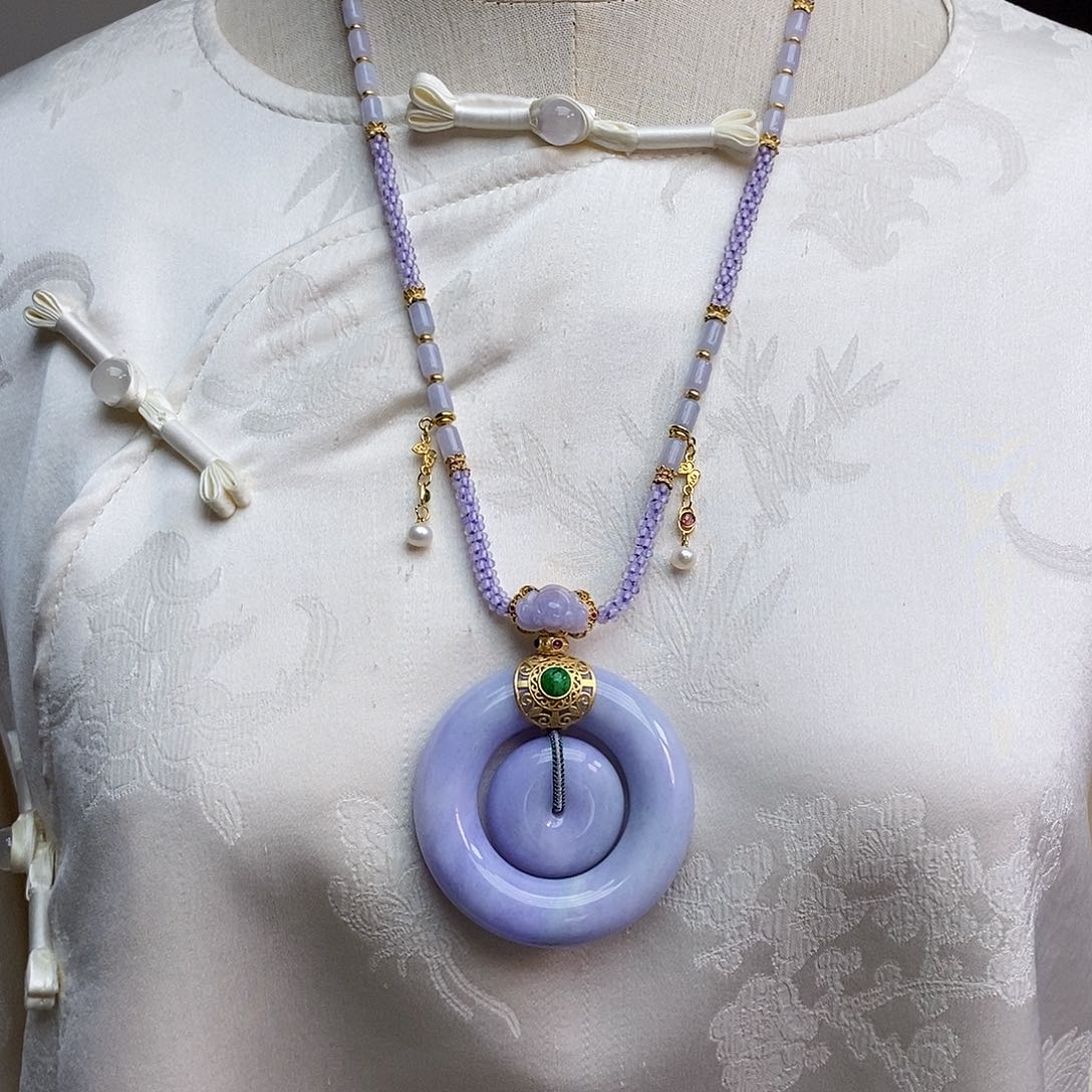 翡翠颈饰未镶嵌天然