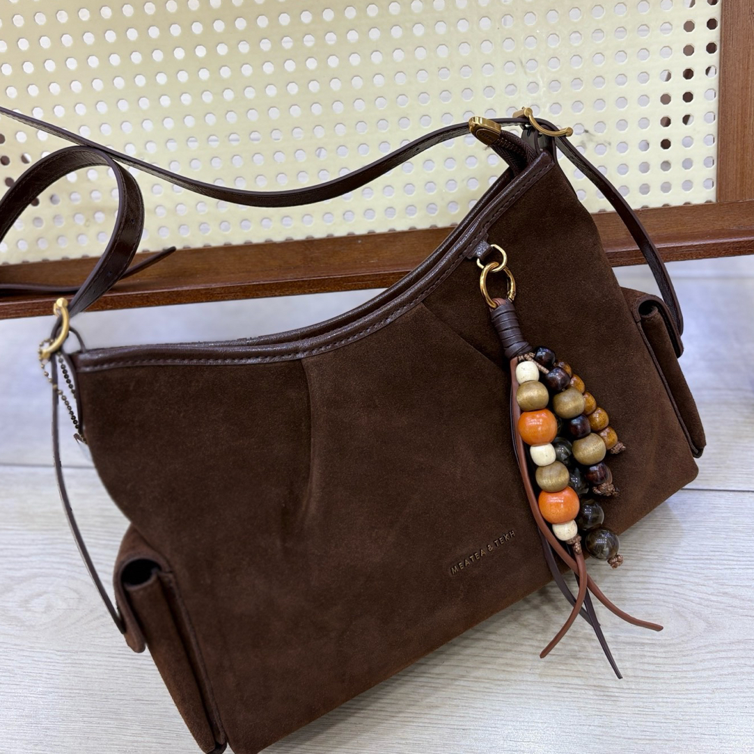 2025秋冬新款时尚磨砂皮凯瑞奥休闲软皮大容量单肩包斜跨包5816