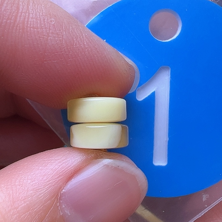 蜜蜡裸石未镶嵌8m m