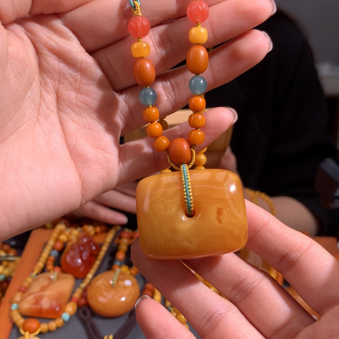 蜜蜡颈饰未镶嵌天然