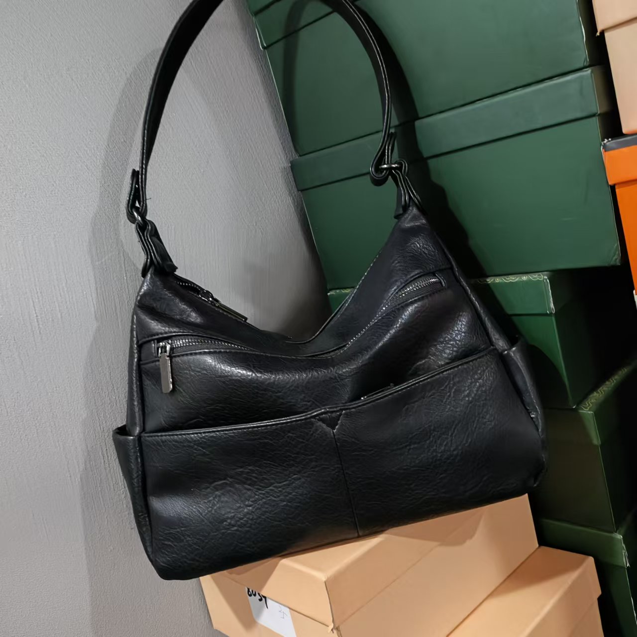 2024新款时尚百搭大容量单肩斜挎小托特女包黑色305