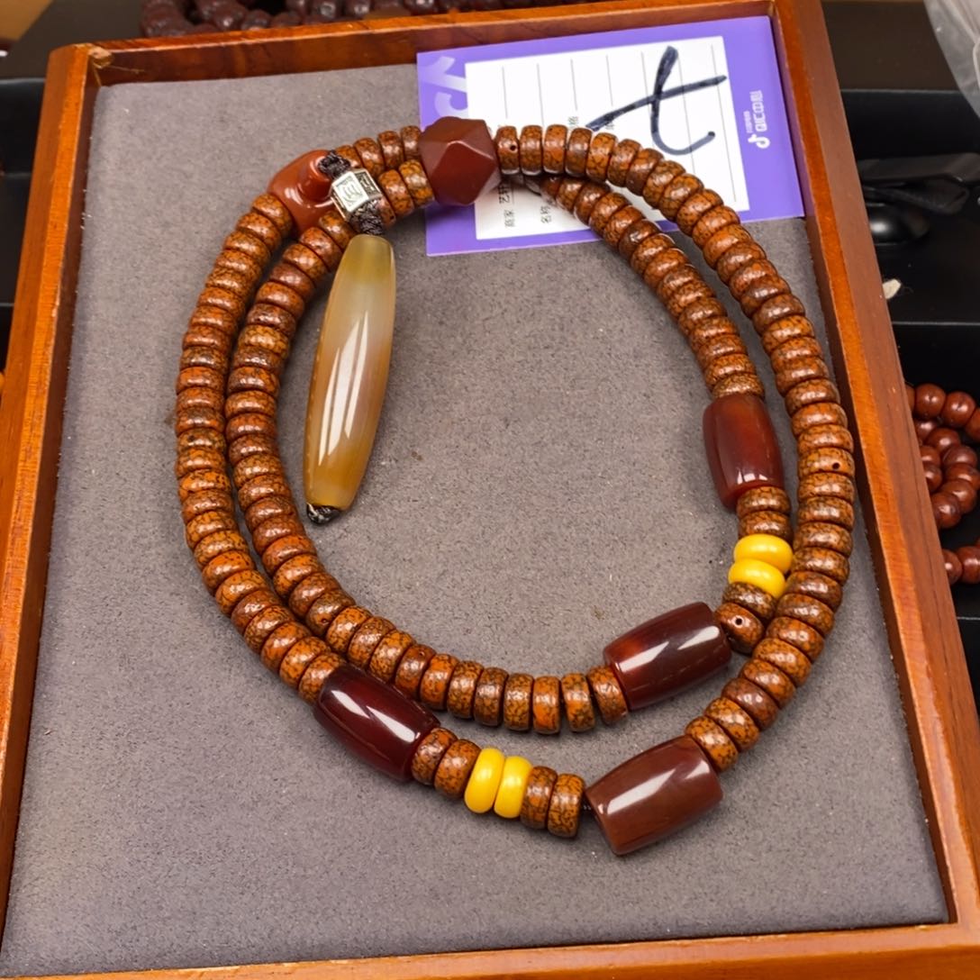 星月菩提吊坠迎****利星月