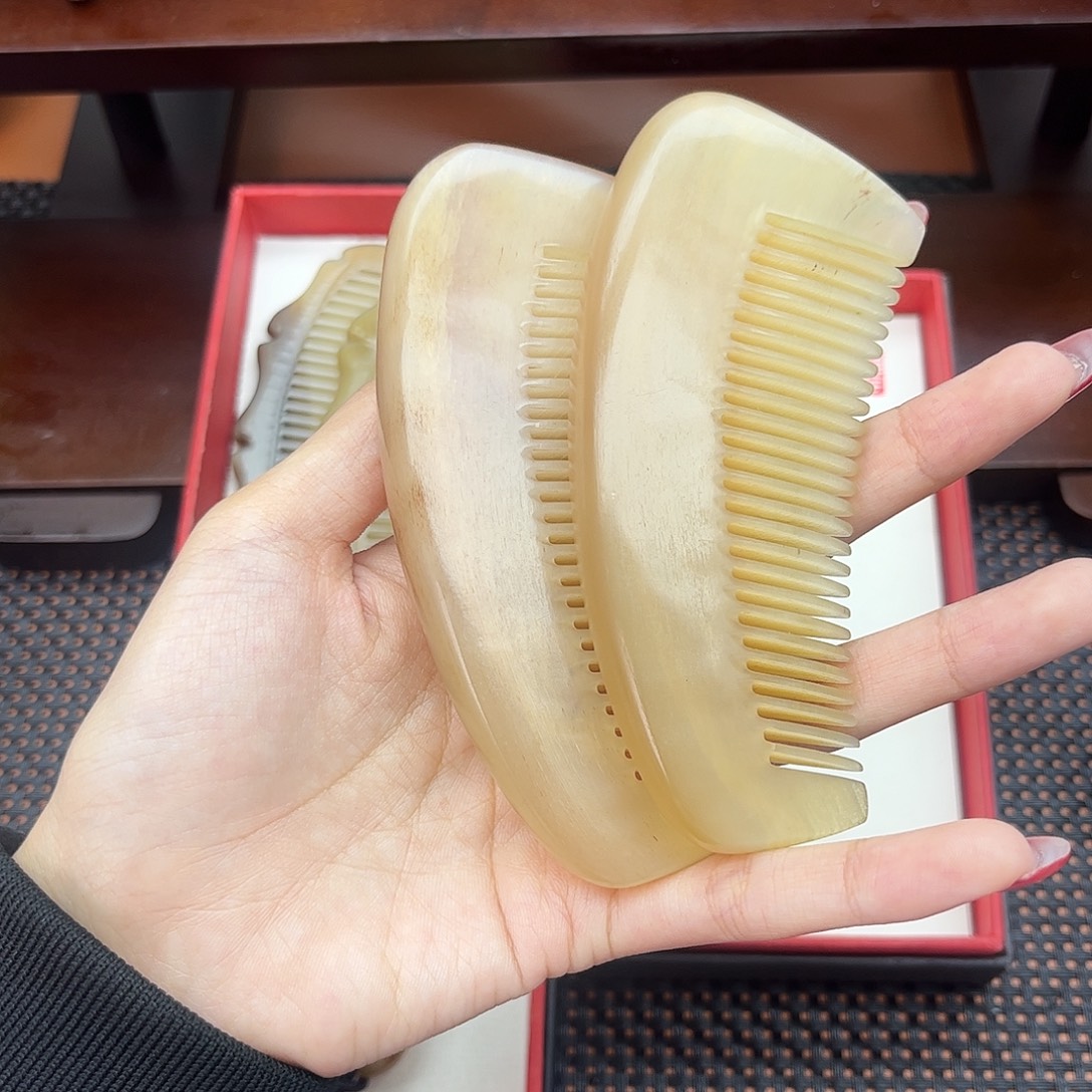 手工制作纯牛角梳子