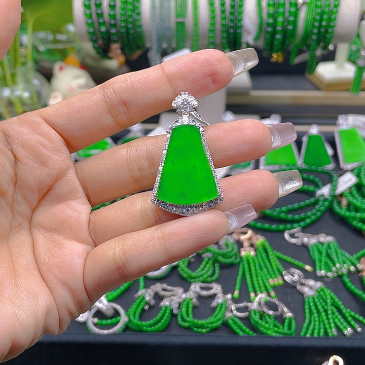 翡翠颈饰银S925镶嵌一刀切T型无事牌