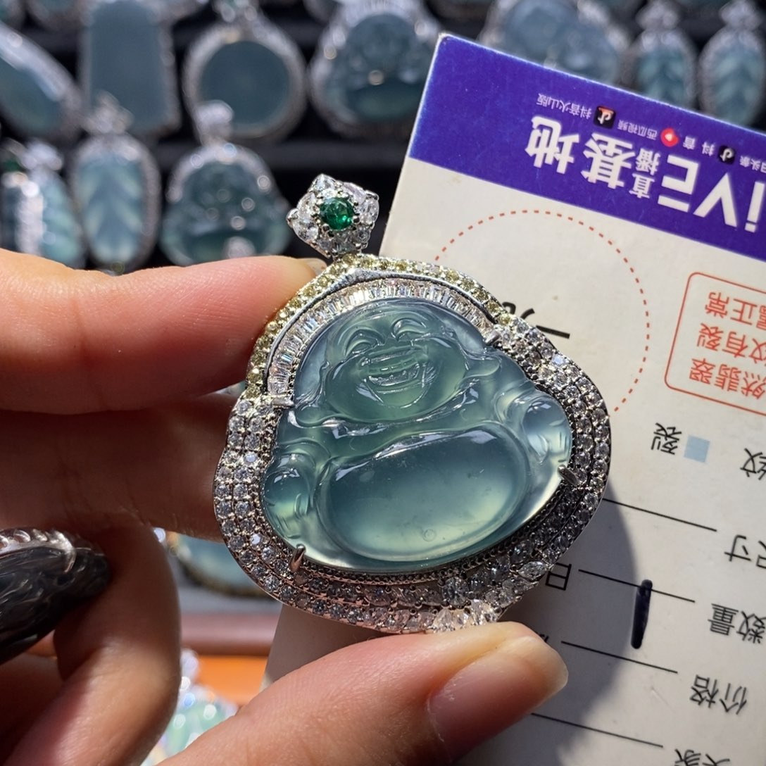 七***两翡翠未镶嵌颈饰翡翠