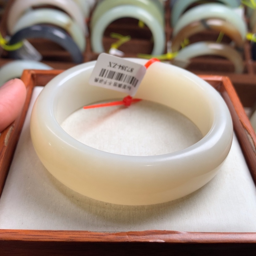 【闪购商品】和田玉手镯未镶嵌60