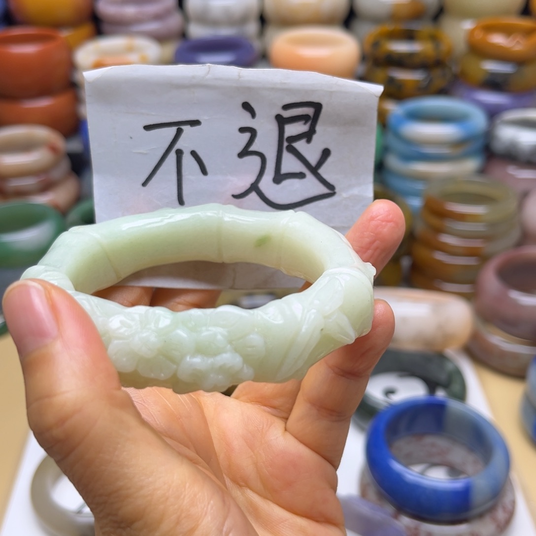 未镶嵌手镯石英质玉