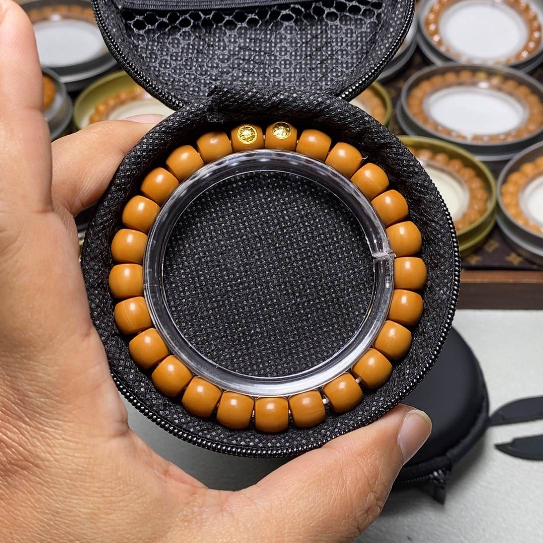 猴头核桃手串83号高配双标18k直切9左右