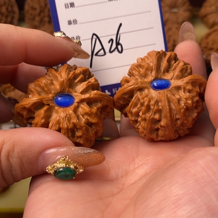 *****桃核把件精品大宫灯