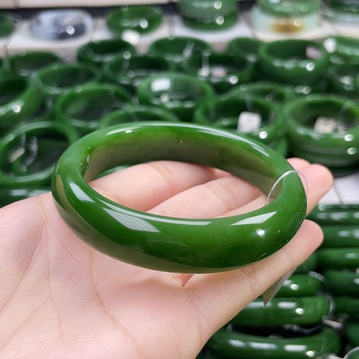未镶嵌手镯和田玉（碧玉）