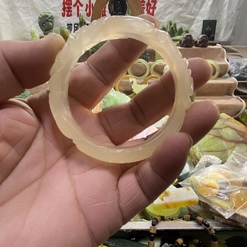 捏***丸蛇纹石玉未镶嵌手镯