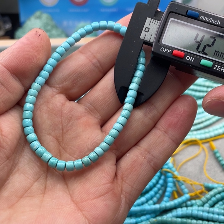 绿松石颈饰未镶嵌