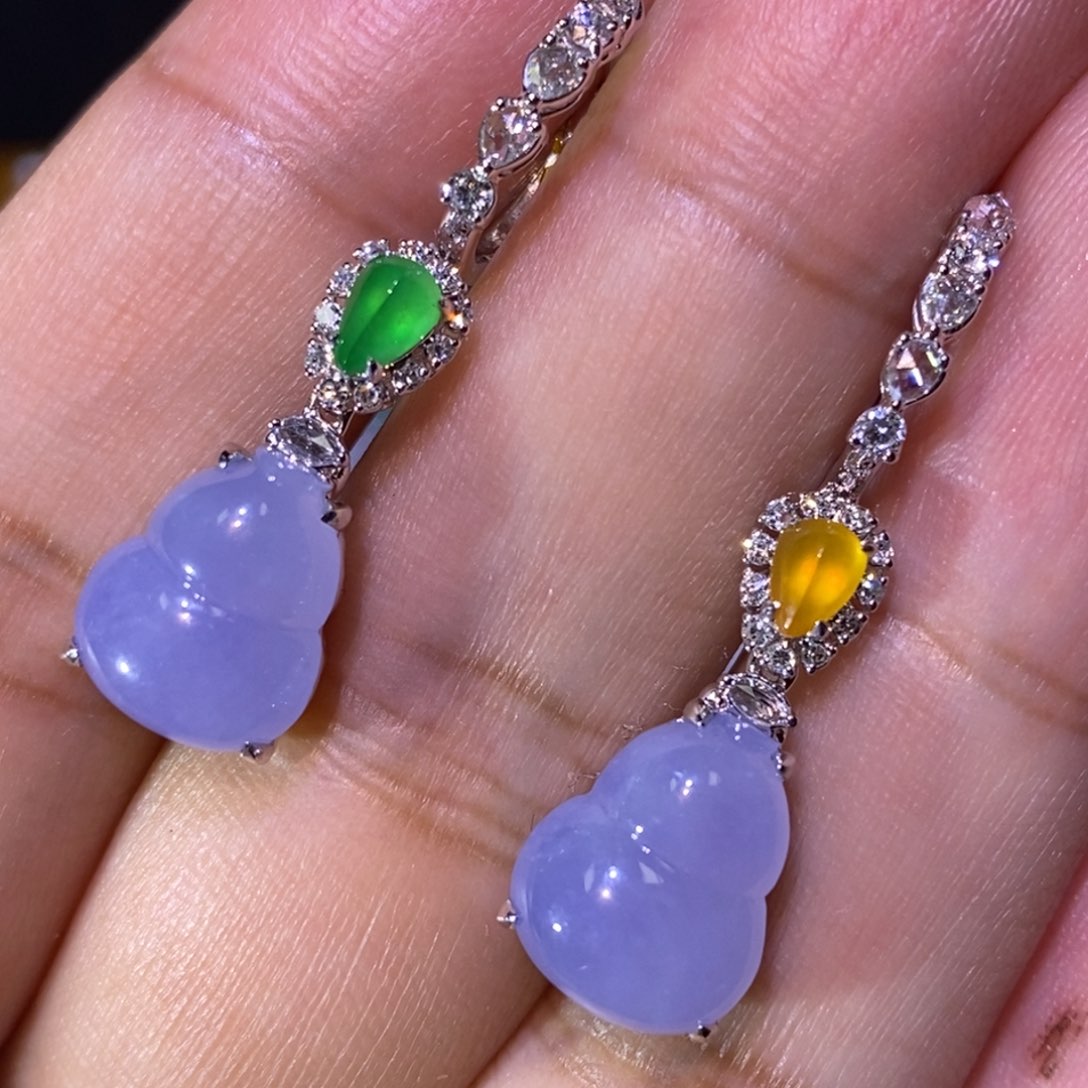 【闪购商品】颈饰18K金镶嵌翡翠