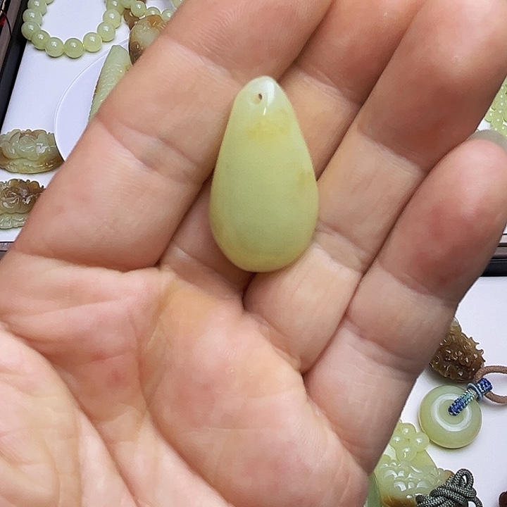 岫岩老玉（透闪石质玉）未镶嵌颈饰