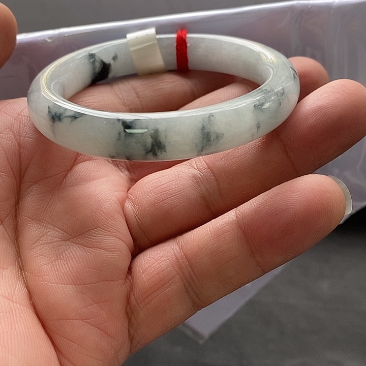 憨***瞄翡翠未镶嵌手镯圆