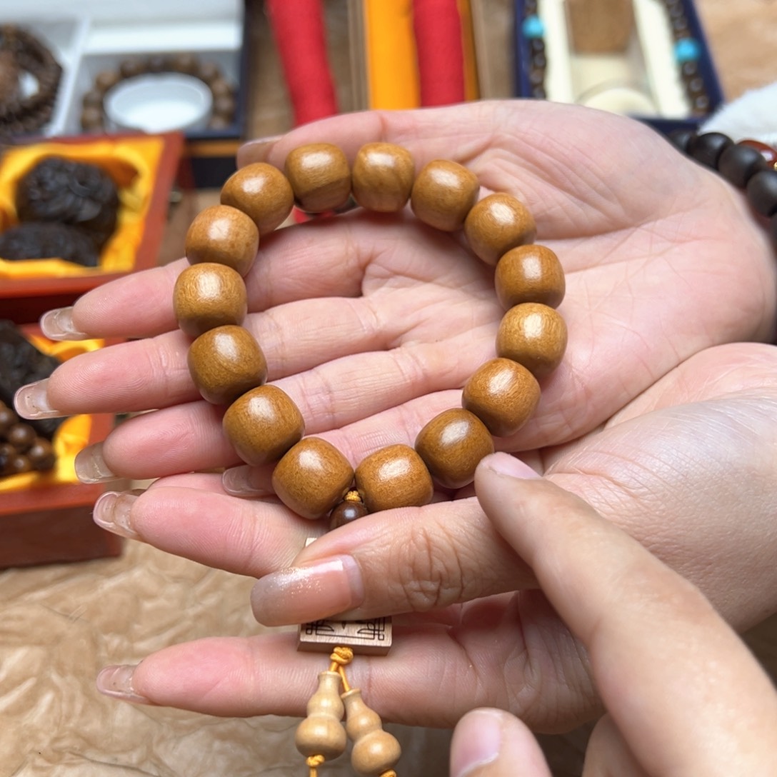 大叶紫檀（黑酸枝木类）