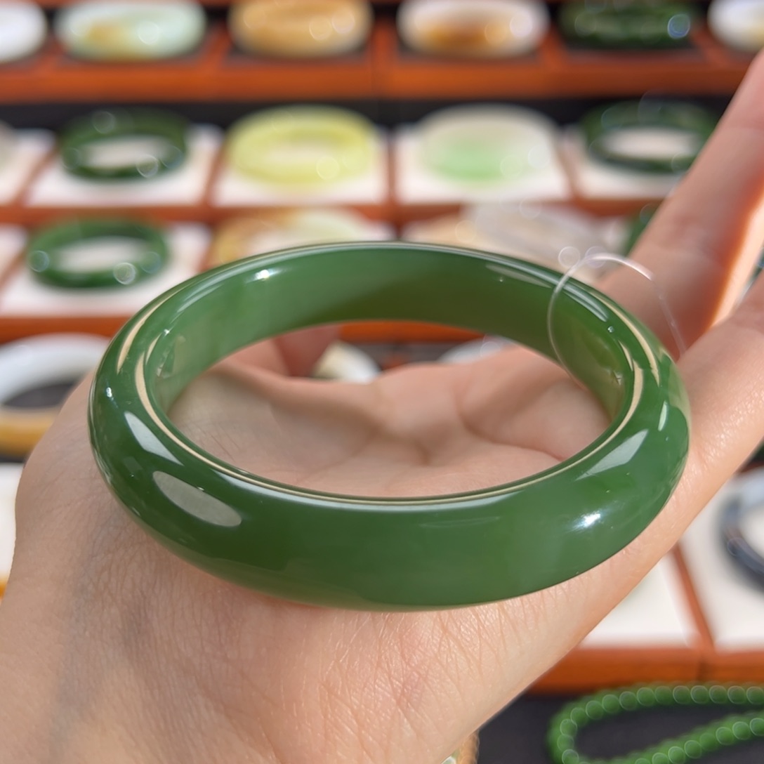 和田玉（碧玉）手镯未镶嵌