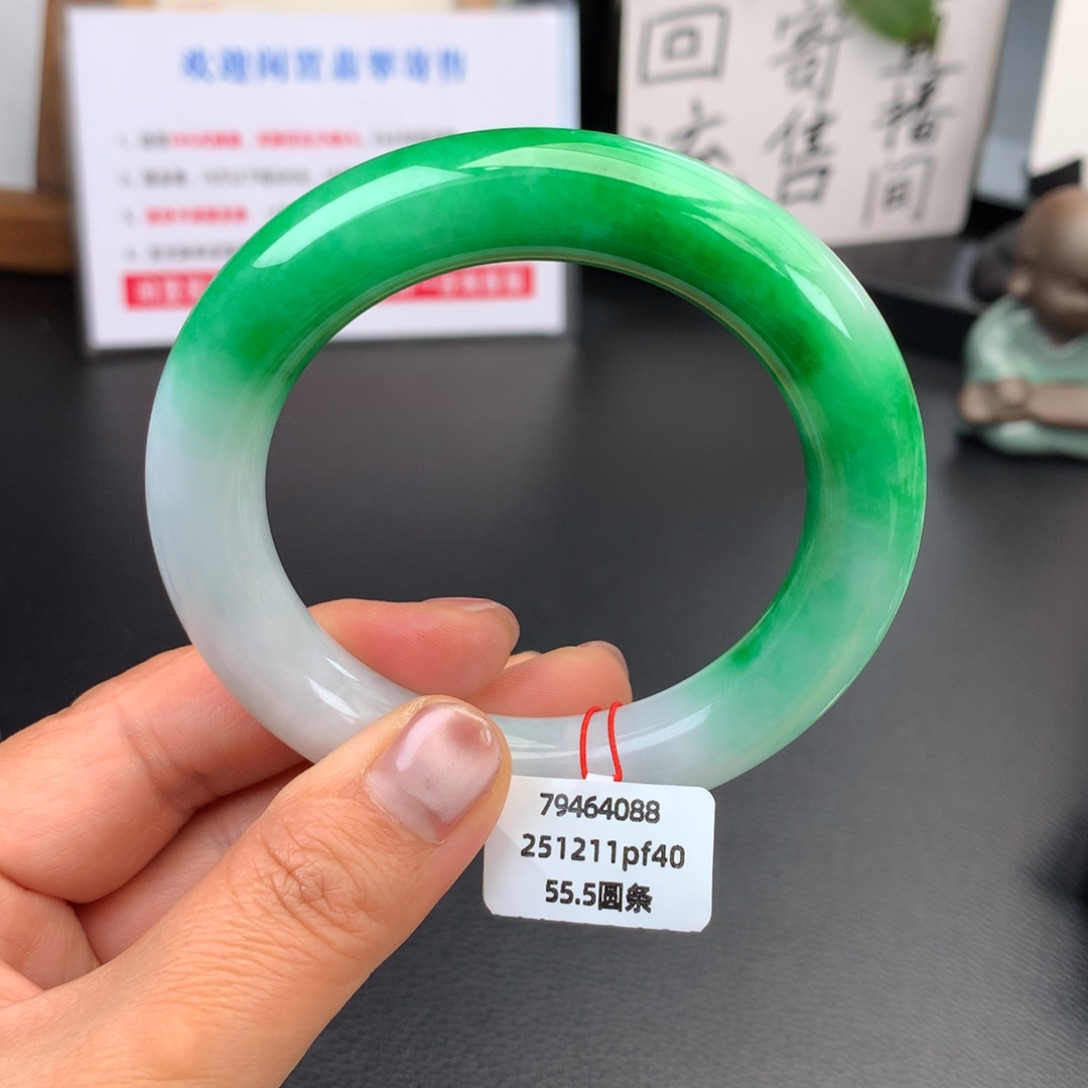 翡翠未镶嵌手镯细糯化白底青性价比推荐