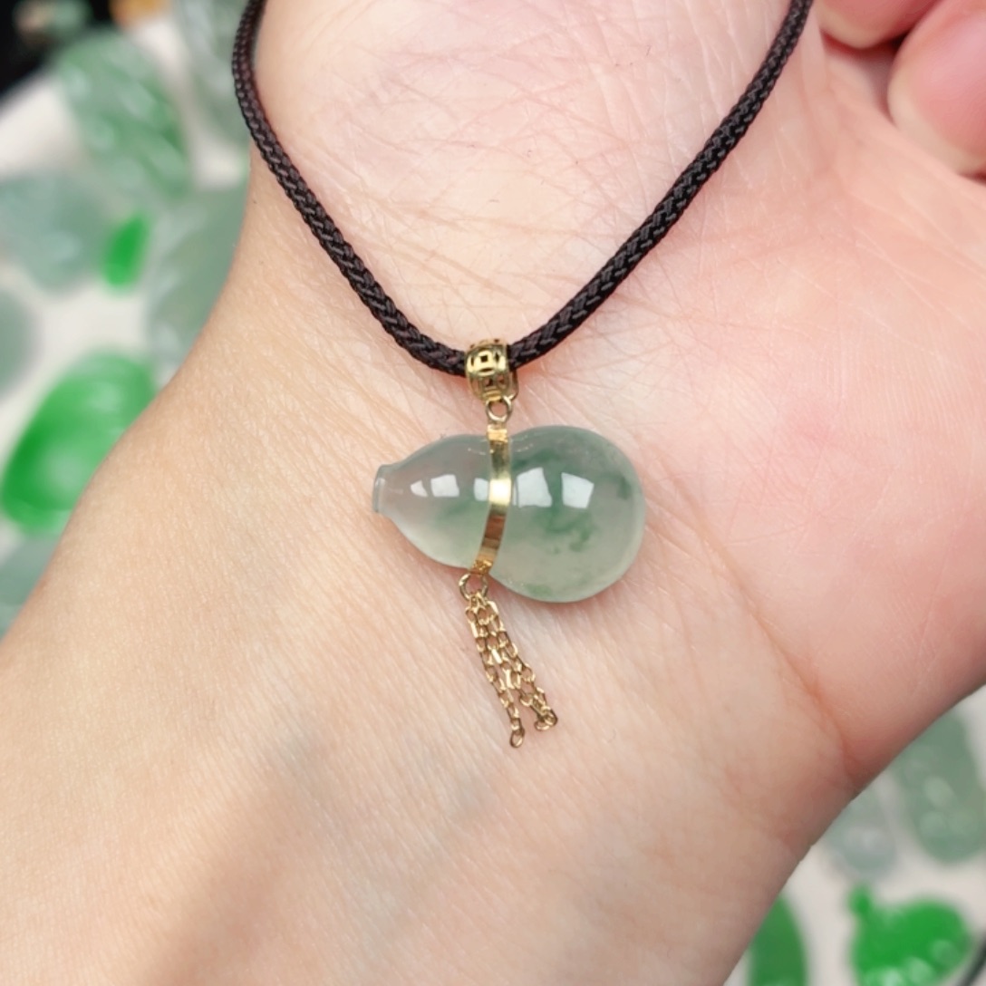 颈饰18K金镶嵌翡翠缅甸天然A货翡翠