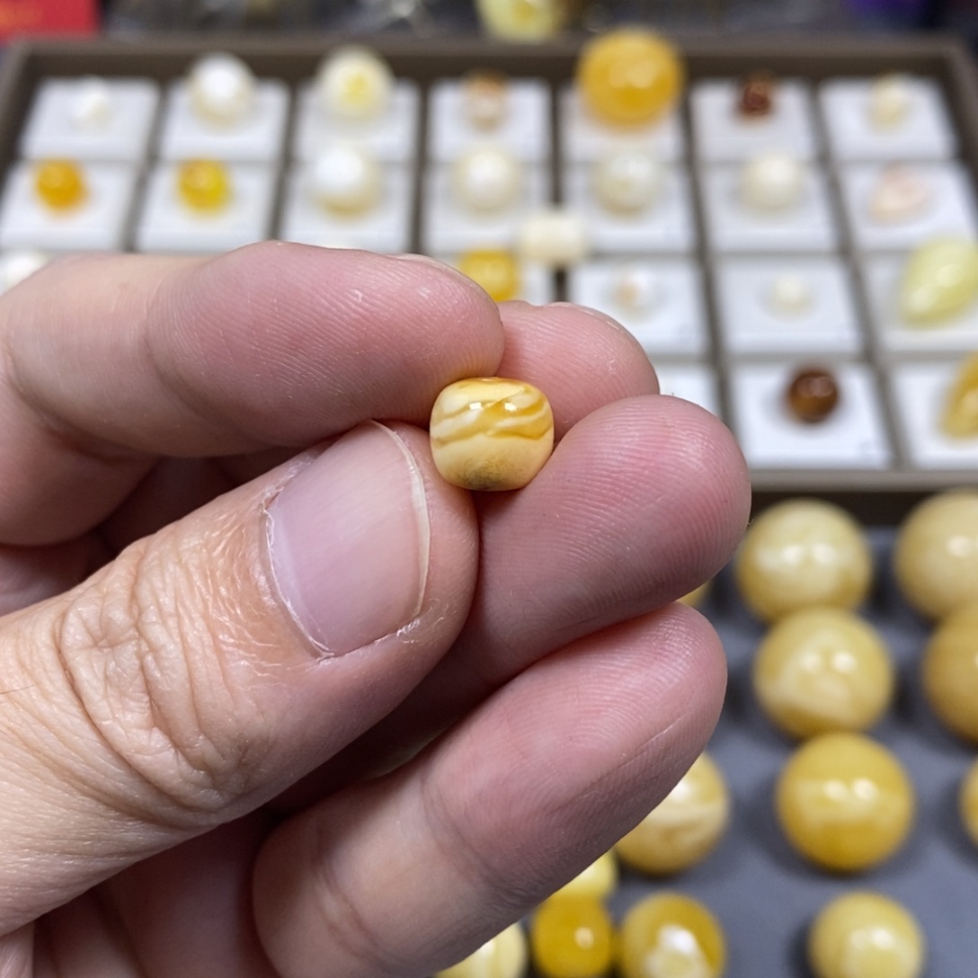 吥***得琥珀未镶嵌珠宝奇石9老型