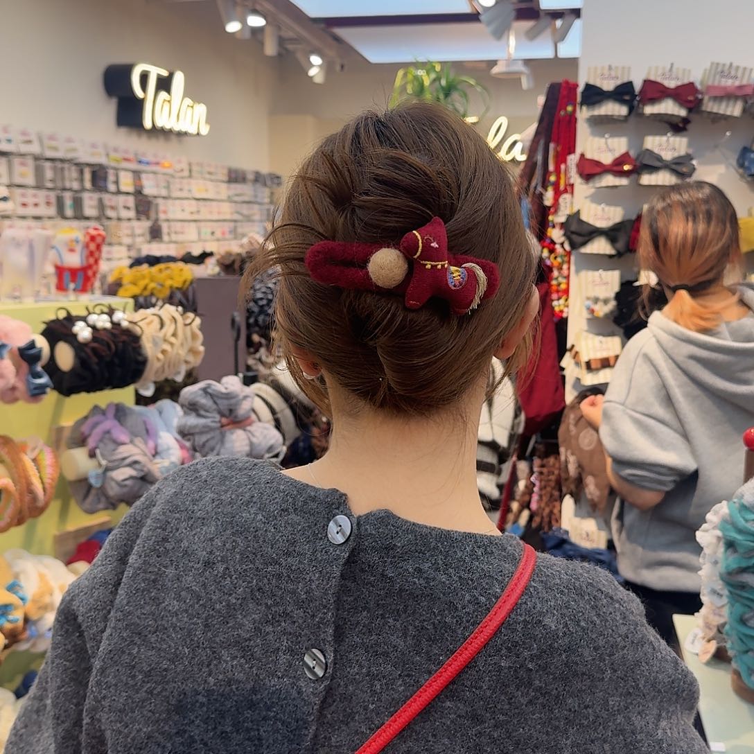 布艺非金属新款新年小马懒人夹