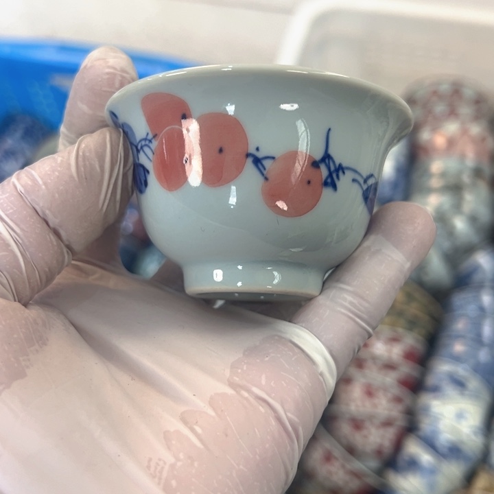 瓷片白青花釉里红柿子纯手工手绘压手杯客杯