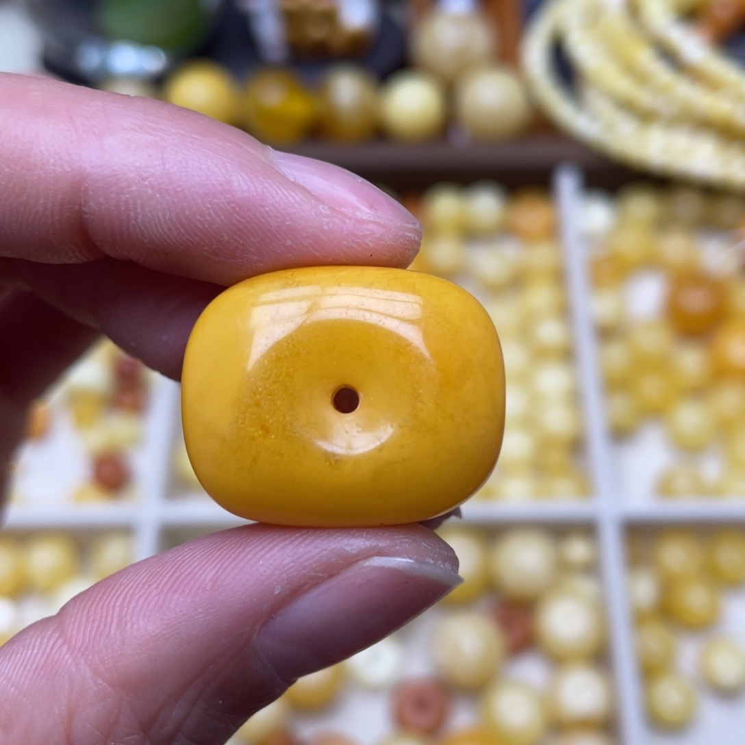 蜜蜡珠宝奇石未镶嵌