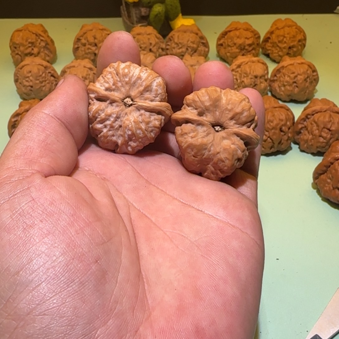 文玩核桃吊坠蛤蟆头38