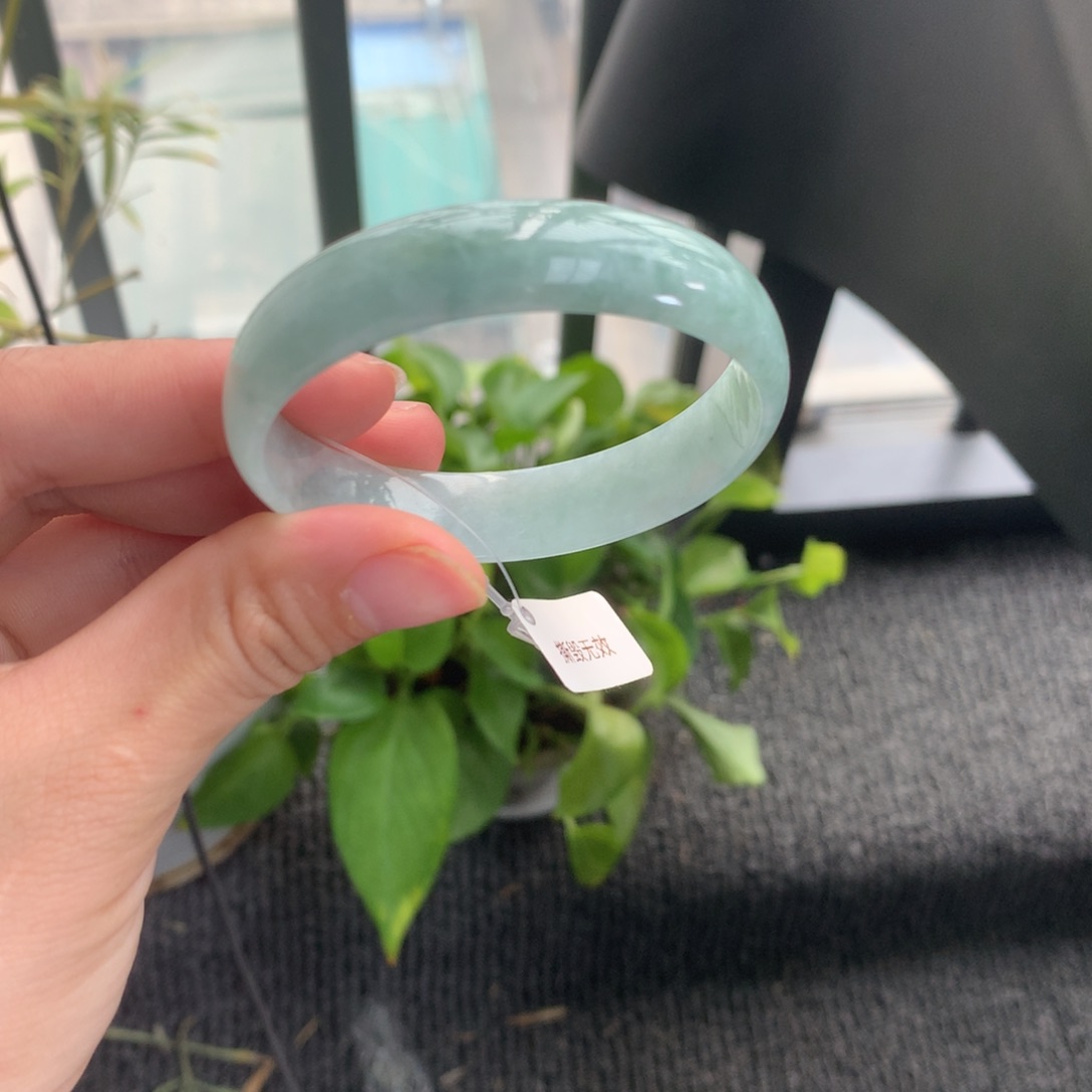 翡翠手镯未镶嵌公主