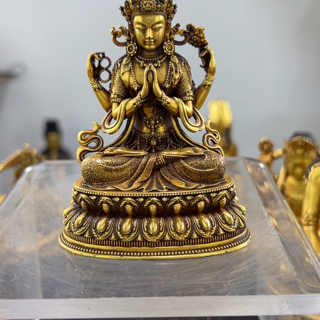 方*佛像的造型和造型