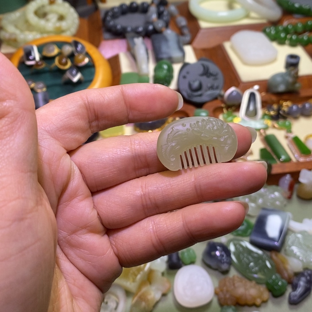 和田玉颈饰未镶嵌定制