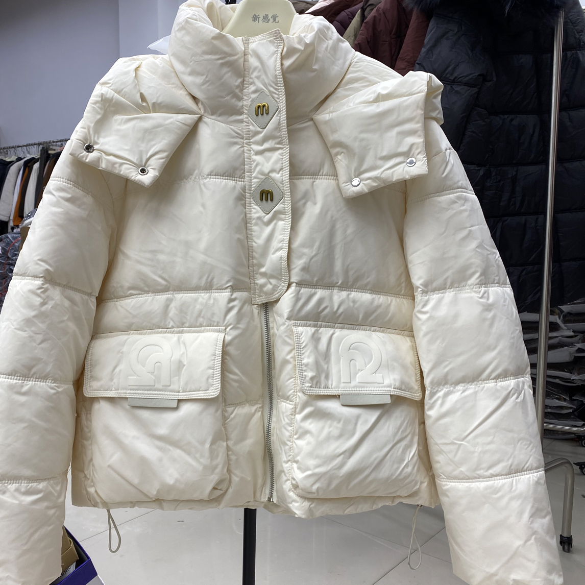 娜娜家冬季新款时尚短款加厚保暖女士棉服编码链接3909