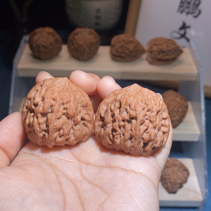 文玩核桃吊坠凹底