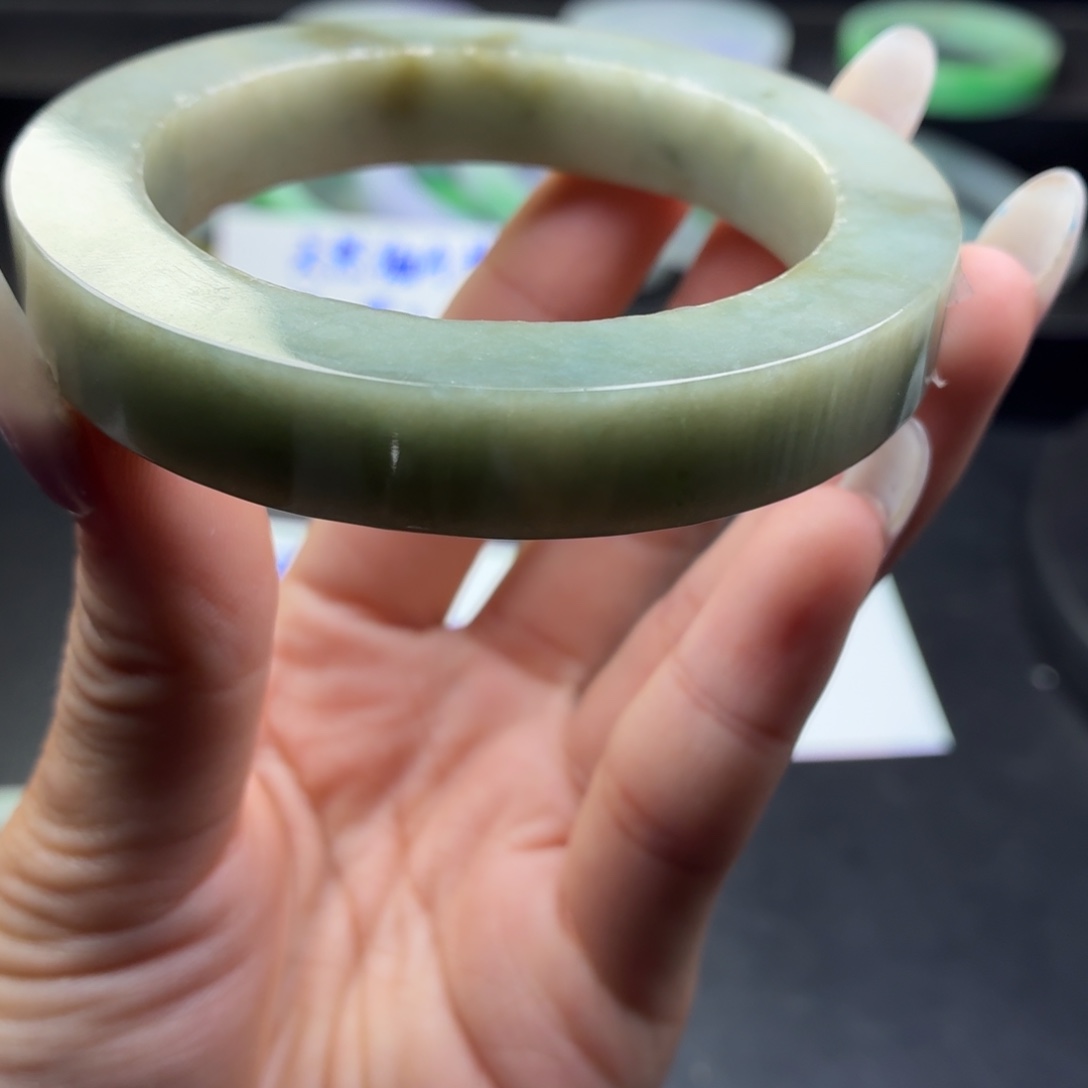 定制翡翠未镶嵌翡翠手镯翡翠