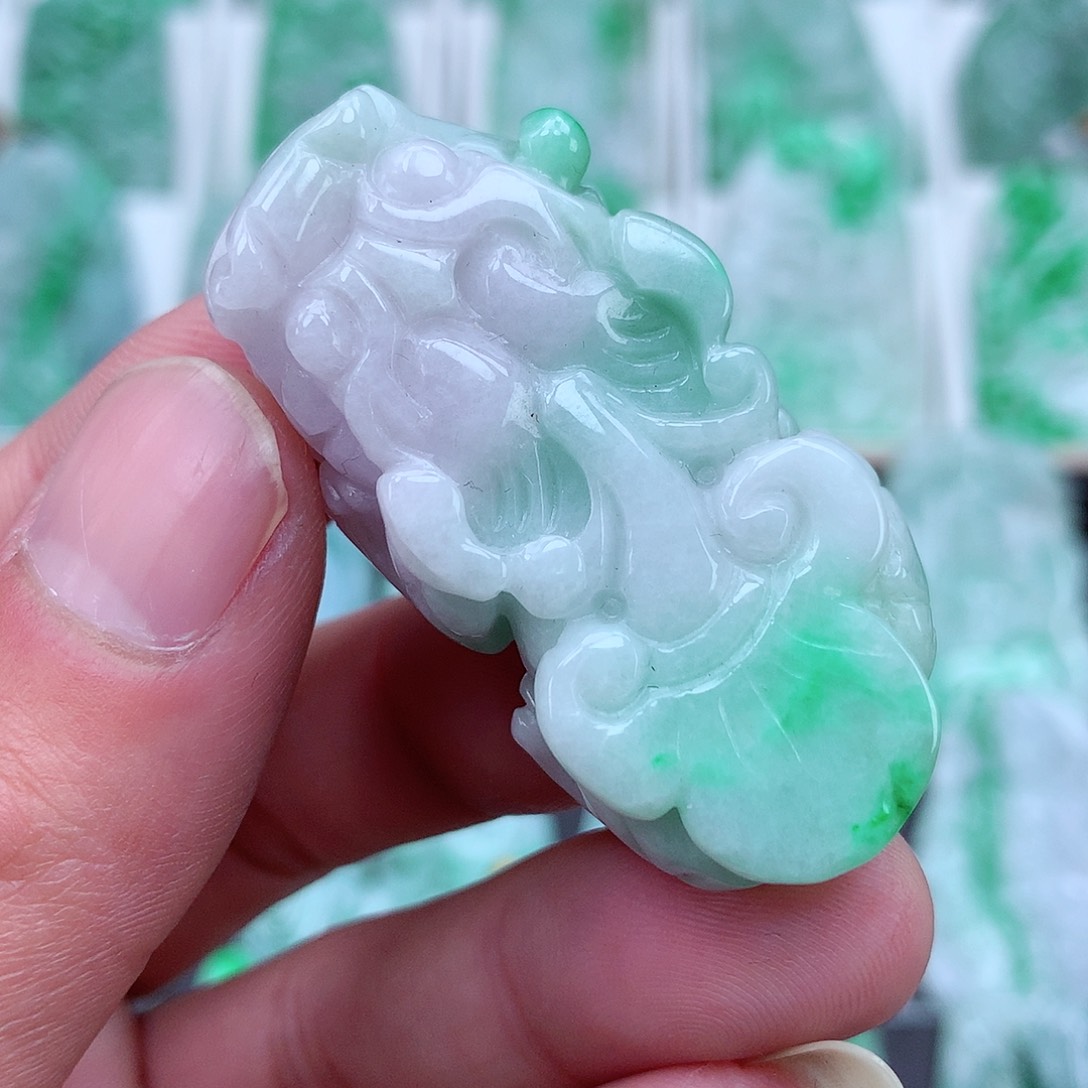 翡翠颈饰未镶嵌翡翠吊坠