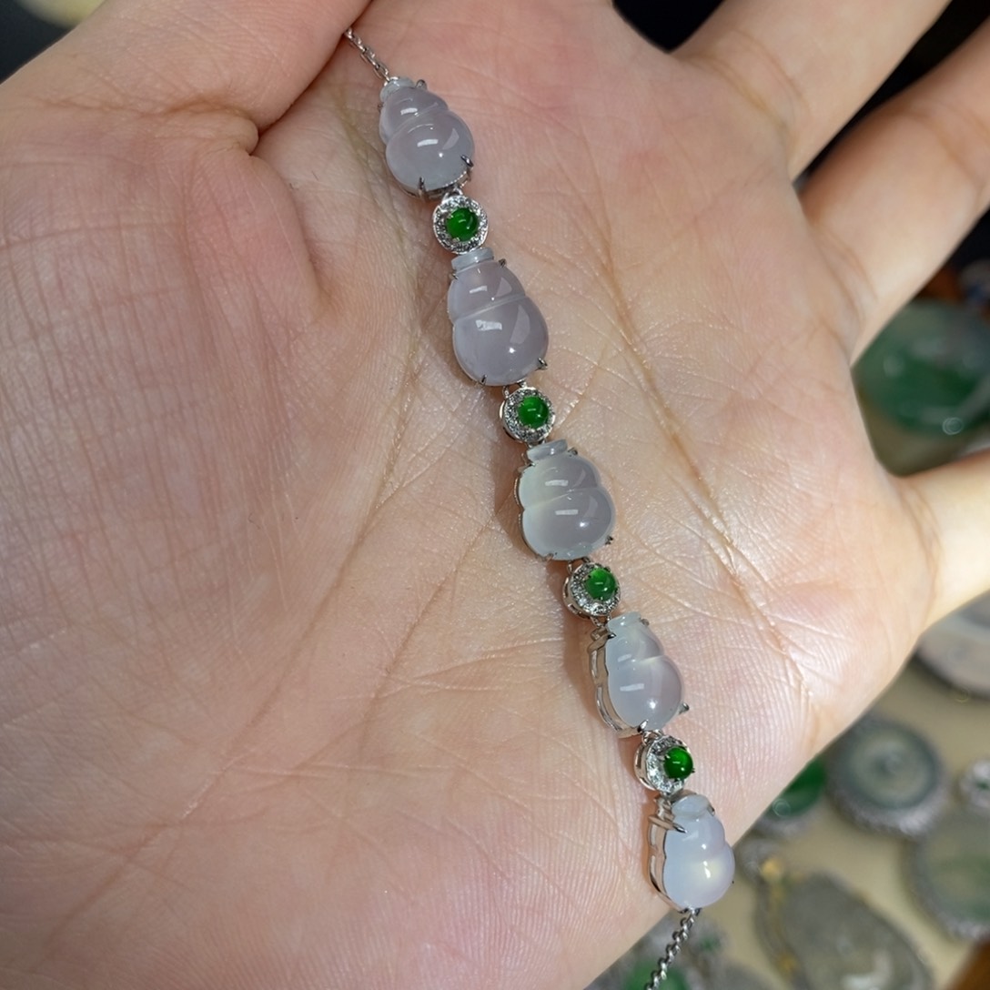 翡翠颈饰18K金镶嵌A货翡翠