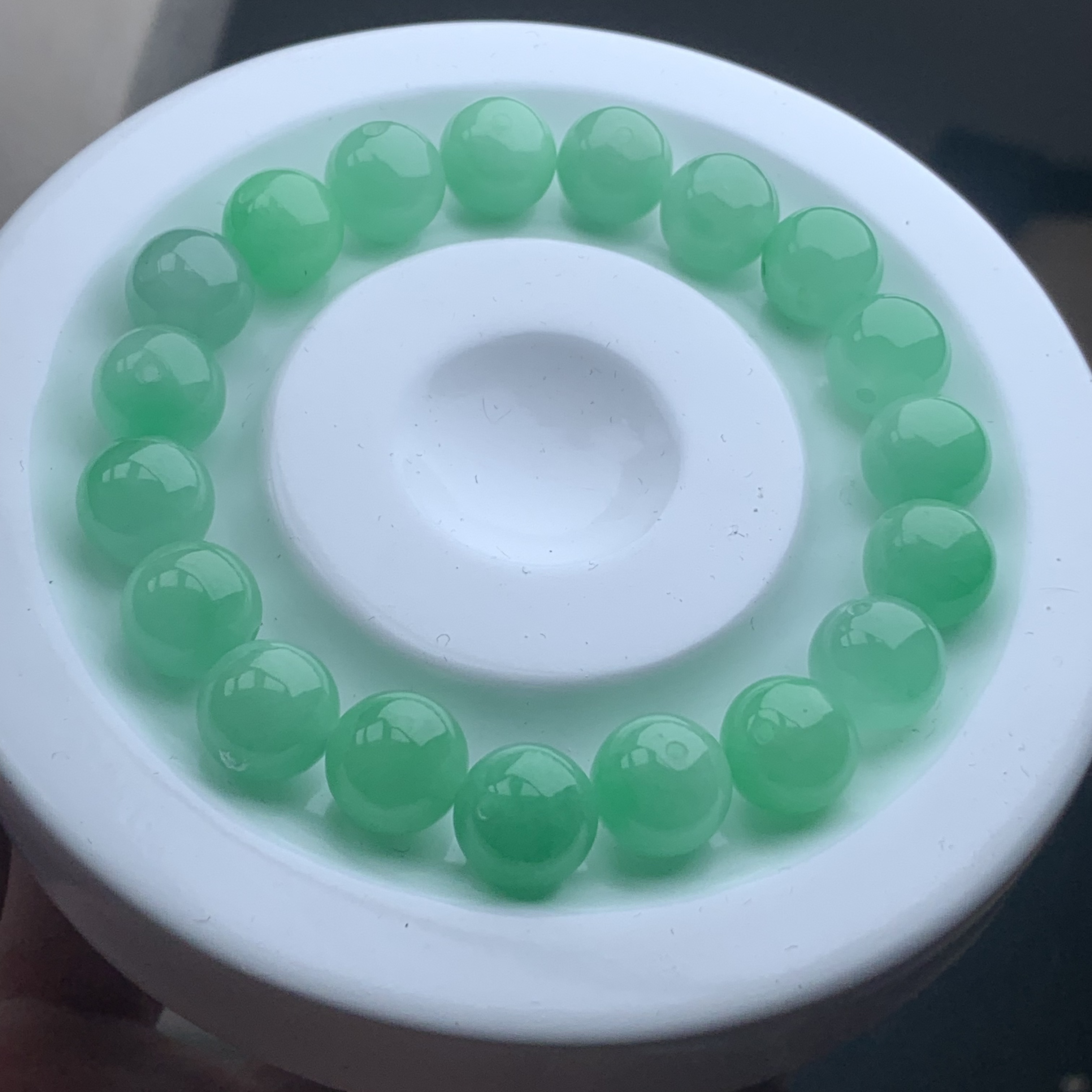 天然缅甸翡翠A货 卡10mm浅绿单珠 多样性发货其一