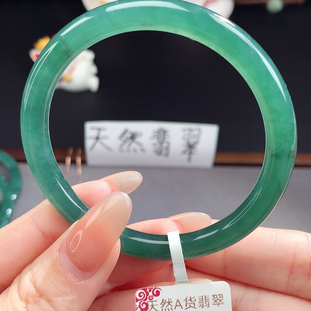 翡翠手镯（圆镯）未镶嵌