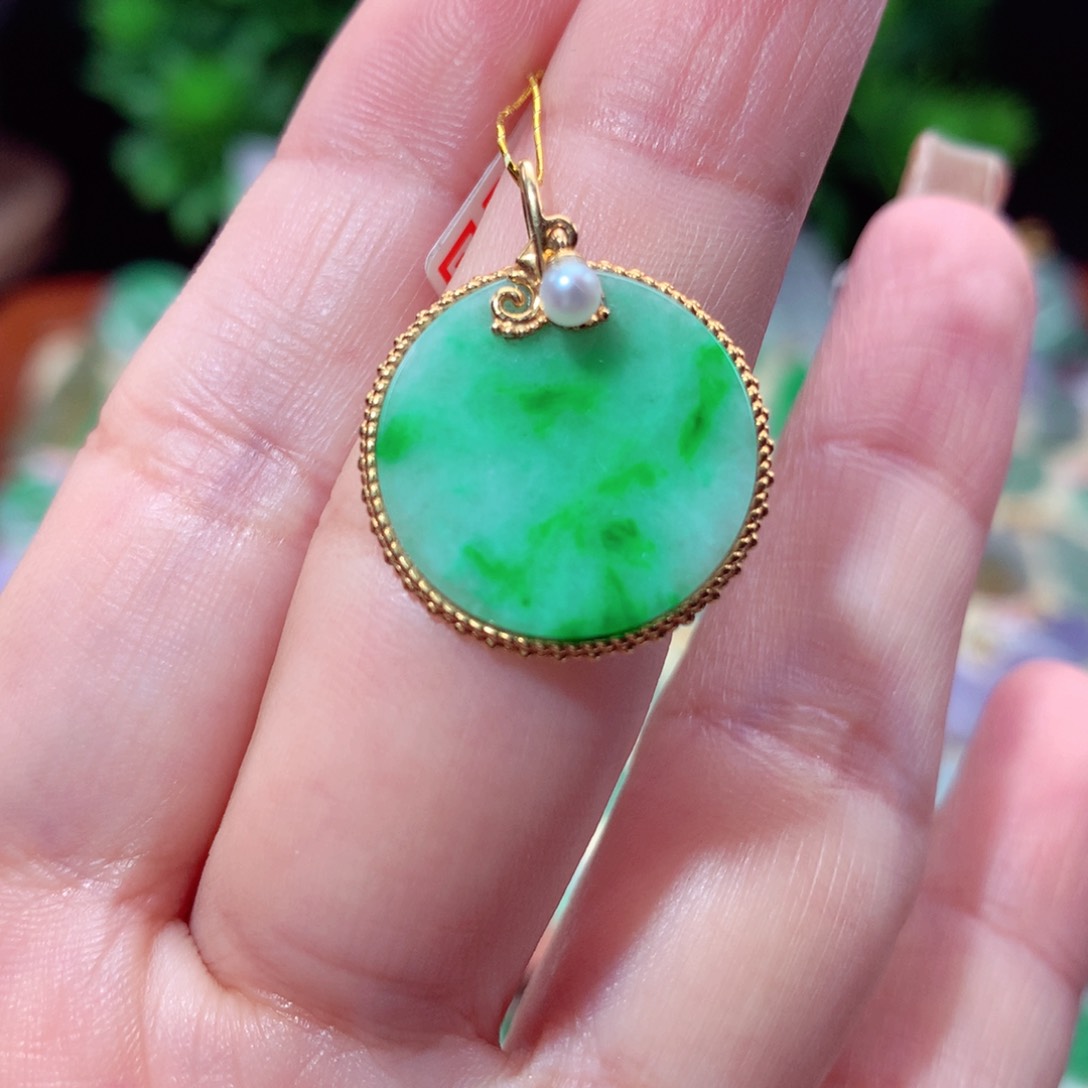 翡翠吊坠(不含链)18K金镶嵌