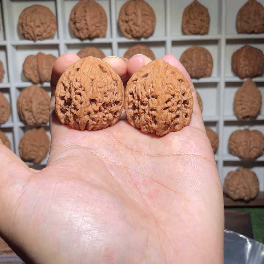 文玩核桃把件38凹底南疆